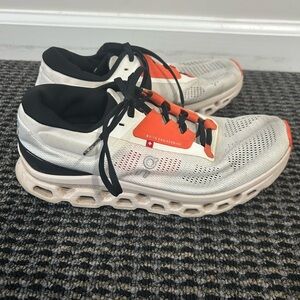 OnCloud Cloudstratus 3 running shoes Undyed White/Sand 3MD3011114